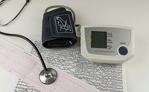 带有心心血管图的血压监测器心脏病监视器脉冲测量疾病科学图表技术心脏病学考试图片