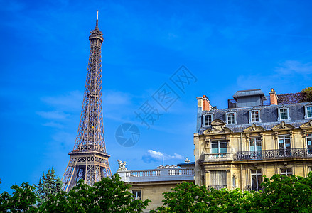 来自法国巴黎街头的埃菲尔铁塔首都铁塔观光游客历史性街道建筑旅行城市建筑学背景图片