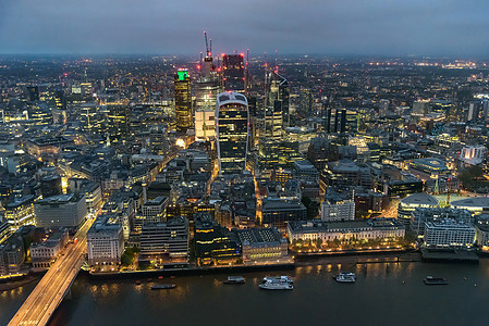 夜间伦敦市空中观视旅行摩天大楼金融商业建筑全景天线玻璃市中心城市图片