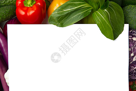 一张空白的纸躺在一个蔬菜布局上 里面有不同种类的蔬菜 小样 五颜六色的新鲜蔬菜食物背景边框 家庭厨房 素食市场生产营养水果杂货植图片
