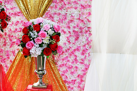 在婚礼和兰花中装饰鲜花的精华花束风格花园生日礼物周年假期叶子玫瑰花店图片