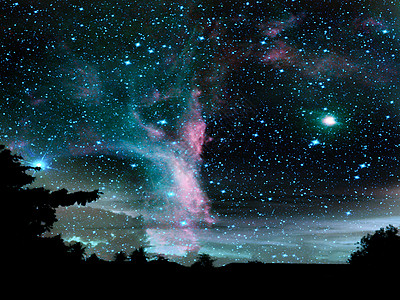 银河在夜深蓝色的天空和剪影 tre图片