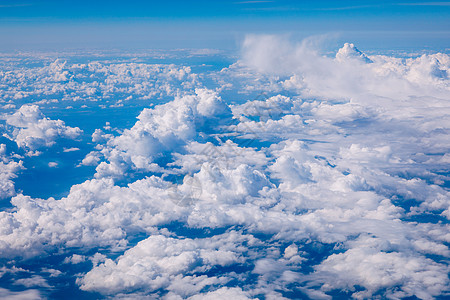 从空气的窗口看到惊人的乌云和天空 c太阳天气天堂地球地平线虚幻晴天天线自由阳光图片