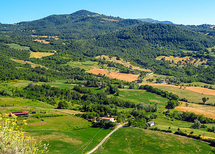 San Leo  从堡垒看的乡村天空风景国家地标农业地平线蓝色场地天际环境图片