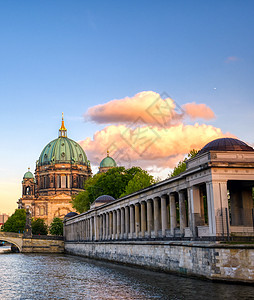 大宋御河德国柏林的柏林大教堂观光博物馆旅行城市宗教纪念碑首都游客狂欢景观背景