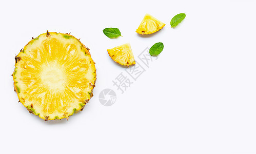 菠萝片和薄荷叶 在白色背景上圆圈热带橙子菠萝凤梨甜点异国水果工作室情调图片