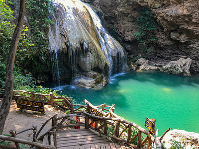 高梁瀑布溪流森林植物旅游国家瀑布石头风景丛林环境图片