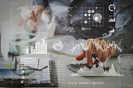 从事成本和计算计算器财务工作的商务人士的手数据报告股票绩效银行业战略库存办公室互联网钥匙图片