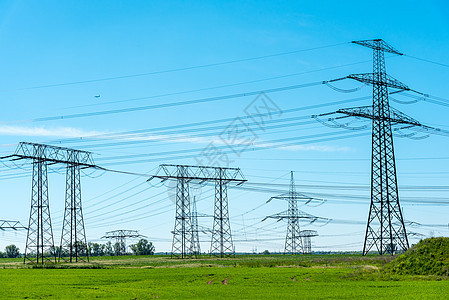 发射塔和中继站转型接线天空网络活力金属电缆转换器环境电压背景图片
