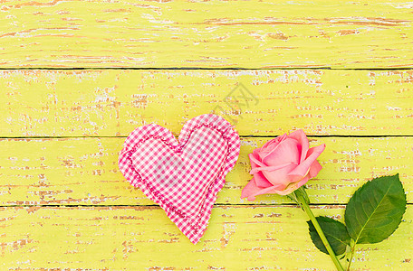 母亲日卡 有心和粉红玫瑰图片