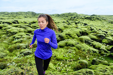 越野e族积极的女孩高清图片