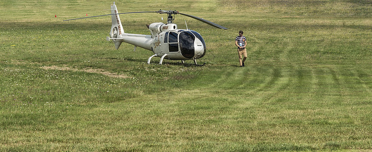 第16届世界赫利科普特人小组的直升飞机运动员螺旋桨对抗竞赛航空天气刀片机器运动竞争图片