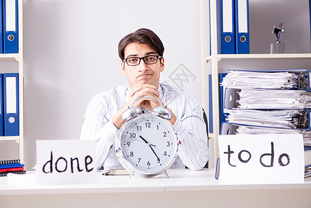 商务人士未能提供其待办事宜列表时间工作报告男人戏法平衡日程人士笔记员工图片