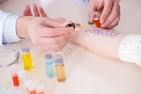 医生检测住院病人的过敏性反应药品测试科学表皮实验室手臂考试程序证据免疫学图片