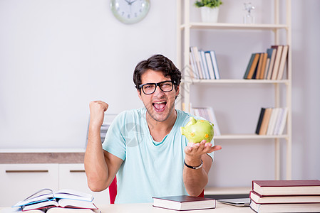 接受昂贵学费概念的青年学生教科书学习贷款考试庆典预算银行价格学校储蓄成本高清图片素材