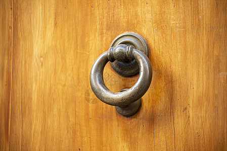 敲门敲木甲门门把手戒指金子安全金属青铜木头建筑学黄铜古董图片