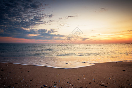 宝丽来海洋沙滩日出多彩背景