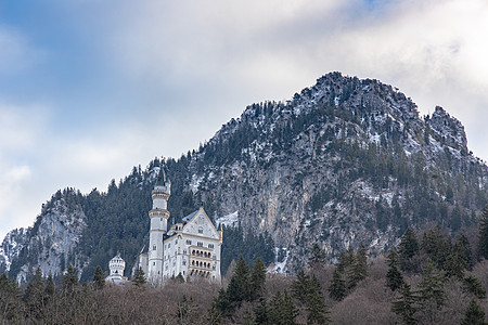 著名的纽施文斯坦城堡的美丽景色 位于全景地标山脉旅游旅行游客吸引力历史建筑学观光图片