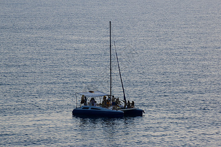 小船旅行蓝色旅游运输海景假期航海血管海洋地平线背景图片