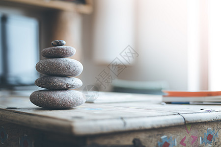 风水 起居室的岩盖 平衡与放松冥想石头桌子幸福卵石金字塔按摩活力水疗瑜伽图片