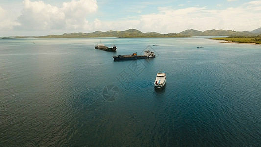 海上的航空货轮和客船 菲律宾 西亚高图片