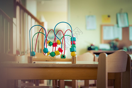 童年与社会化概念 幼儿园的多彩木偶玩具时代左撇子障碍科学团体家庭行为平衡学习学前班图片