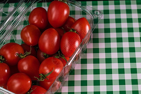 选择性地关注熟熟的美味樱桃西红柿 特写蔬菜水果叶子饮食沙拉食物生长素食草本植物生产图片