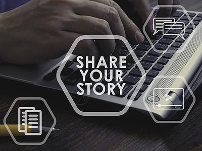 分享你的故事概念 在键盘上打字的人图片