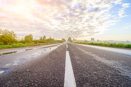 高速公路在黎明 美丽的道路 道路景观 乘车旅行环境风景沥青戏剧性场地天空蓝色场景自由日落图片