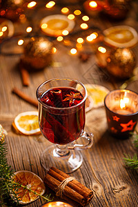 圣诞葡萄酒玻璃杯加混音葡萄酒背景