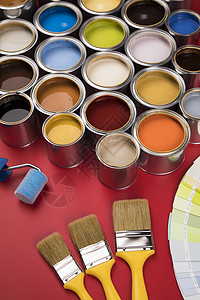 有油漆和刷子的锡罐打印画笔染色液体绘画车轮维修工作房子用具图片