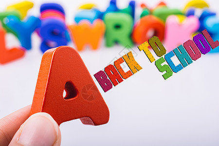 由木制成的字母立方公司幼儿园知识学习字体孩子老师科学立方体玩具图片