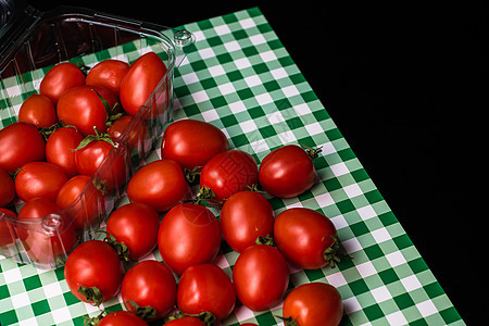 选择性地关注熟熟的美味樱桃西红柿 特写有机食品生长生产蔬菜沙拉饮食食物叶子水果素食图片