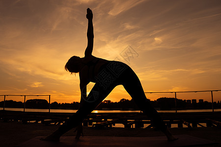 户外锻练活力生活方式身体城市日落自由女性冥想女士运动图片