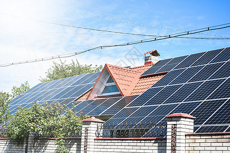 太阳能电池板 蓝天太阳能电池板阵列的特写镜头 屋顶上的太阳能电池板用于发电力量发电机生产技术植物阳光环境光伏细胞天空图片