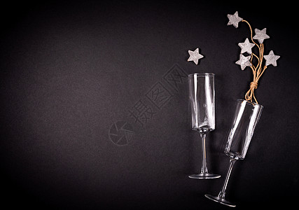 两副带木焦油装饰的玻璃杯 带绳平躺庆祝概念派对生日庆典假期纸屑玻璃卡片绳索横幅星星图片