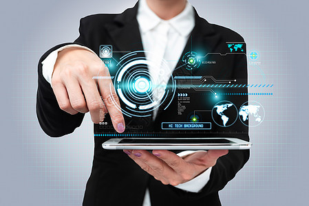 展示虚拟现代技术的统一常设控股板 女商务人士为新的未来技术作记分时的手持式标注 女士营销战略手指触摸屏蓝色职业团队图表数据套装图片