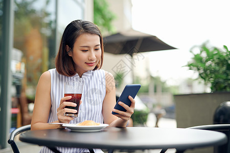 韩国咖啡店亚洲人早晨高清图片