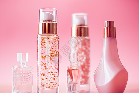 粉红色背景的美容和化妆品高清图片