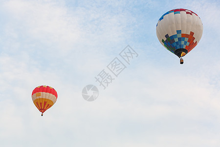 蓝色天空背景空气冒险高清图片