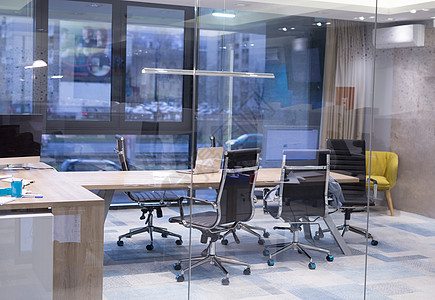 空现代办公室家具房间建筑工程键盘职场窗户建筑学商业监视器图片