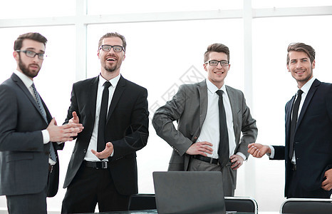 办公室内现职专业商业团队的专业人员工人工作管理人员就业合作电脑职场职员商务员工图片