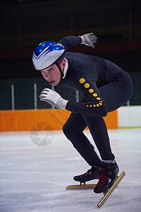 滑雪速度运动员冰鞋游戏溜冰场男人团队溜冰者训练安全赛跑者图片