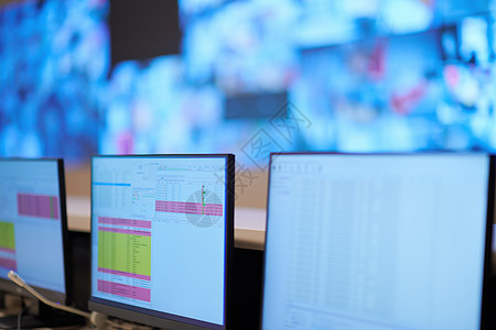 大型现代安保系统控制室的空内置安全系统控制室椅子监控监视器车站展示工作站屏幕职场控制桌子图片