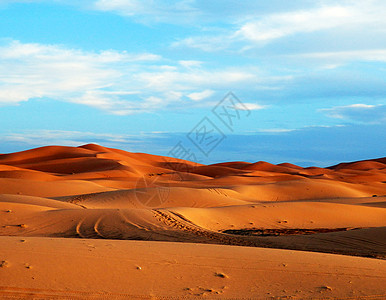 照片来自摩洛哥的撒哈拉沙漠地貌假期旅游迷笔记本公羊旅游生活旅游博客旅行者图片摄影图片