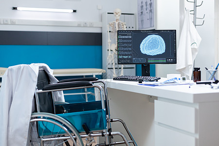 现代空无的医院办公室 配备计算机和脑射线照相机图片