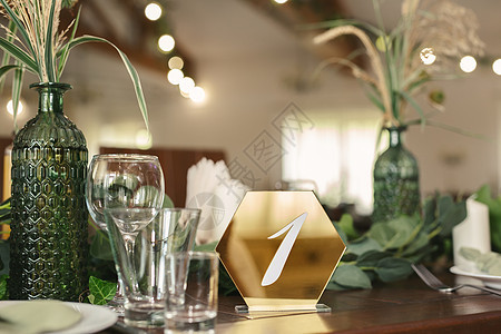 宾客桌号 餐厅的婚礼桌环境接待假期装饰风格陶器盘子数字桌布装饰品图片