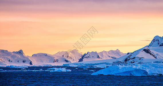山岳上满雪博客旅行者世界假期笔记本公羊旅游狂摄影旅行企鹅图片