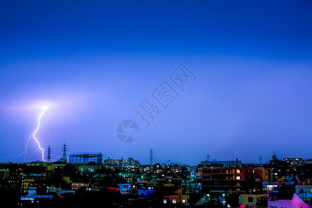 12级台风Lightning和横滨市(大量购物街) 12背景