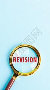 使用 REVISION 的放大镜 Word 写入文本 Revis家庭作业改造沮丧质量大学检查学校教育统计压力背景图片